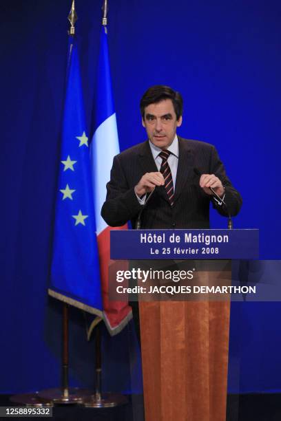 Le Premier ministre François Fillon prononce un discours à l'Hôtel Matignon, le 25 février 2008 à Paris. Le chef du gouvernement a annoncé une...