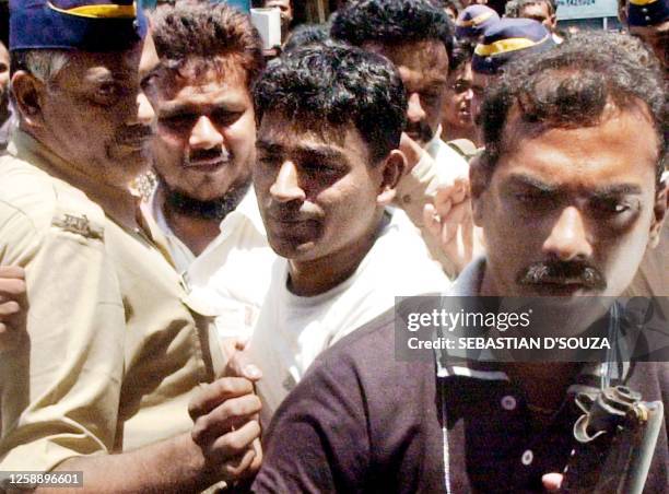 Police Si Razzak 15 Mohammed Afroz Stock Photos, High-Res Pictures, and Images - Getty ...