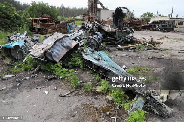 The remains of a downed Russian Sukhoi Su-34 fighter bomber are pictured in Lyman, Donetsk Region, eastern Ukraine. NO USE RUSSIA. NO USE BELARUS.