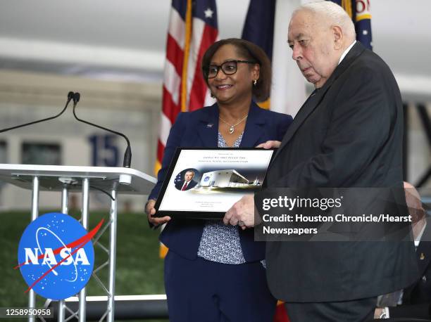 George Abbey 29 George Abbey (Nasa) Stock Photos, High-Res Pictures, and Images ...