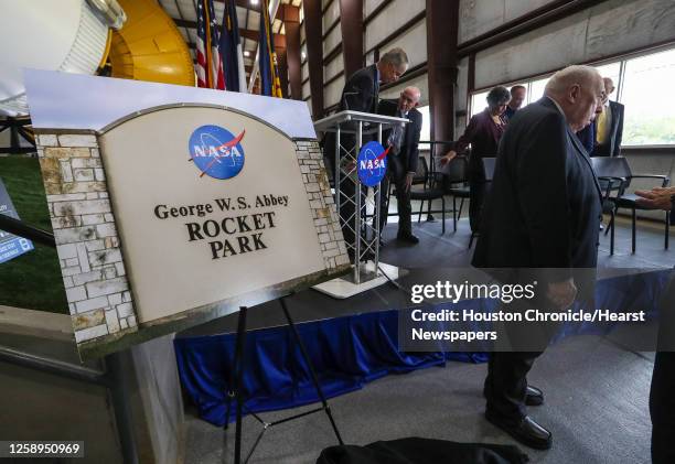 George Abbey 29 George Abbey (Nasa) Stock Photos, High-Res Pictures, and Images ...