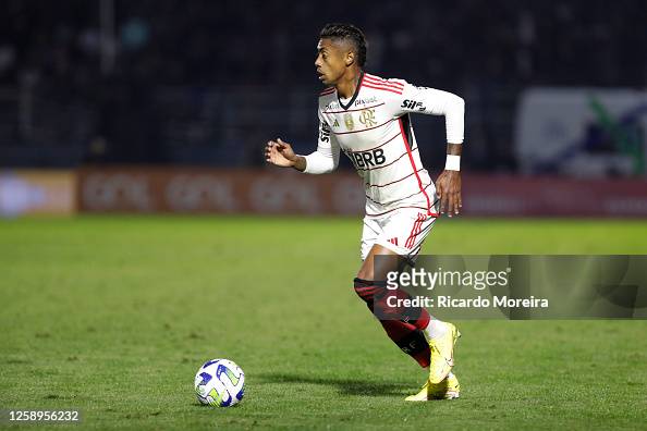 Bruno Henrique of Flamengo runs with the ball during the match