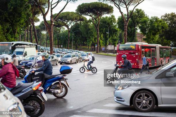 Traffic In Rome Traffic Rome Photos and Premium High Res Pictures - Getty Images