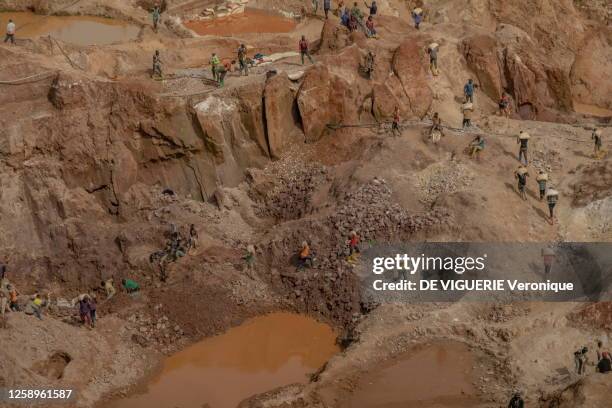 Coltan Rdc 247 Coltan Stock Photos, High-Res Pictures, and Images - Getty Images