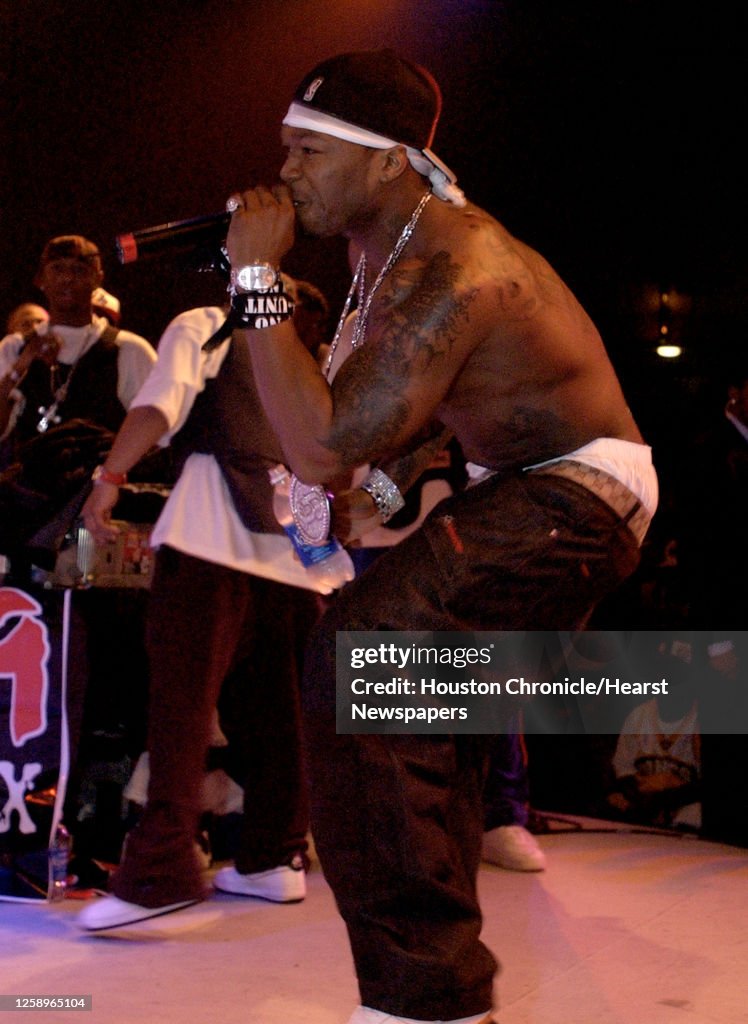 Zt Rapper Rapper 50 Cent, a.k.a. Curtis Jackson, performs at the Street Ballers ...