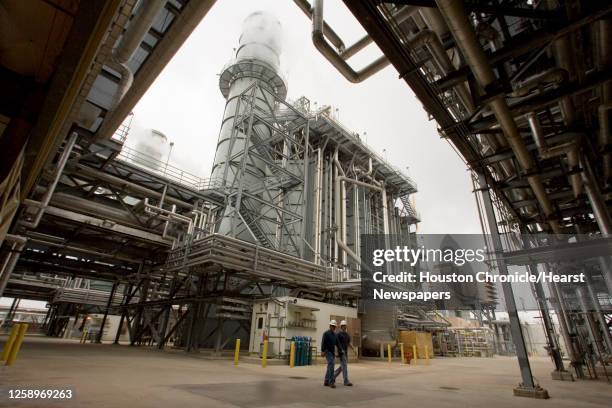 Calpine Building 60 Calpine Center Stock Photos, High-Res Pictures, and Images - Getty ...