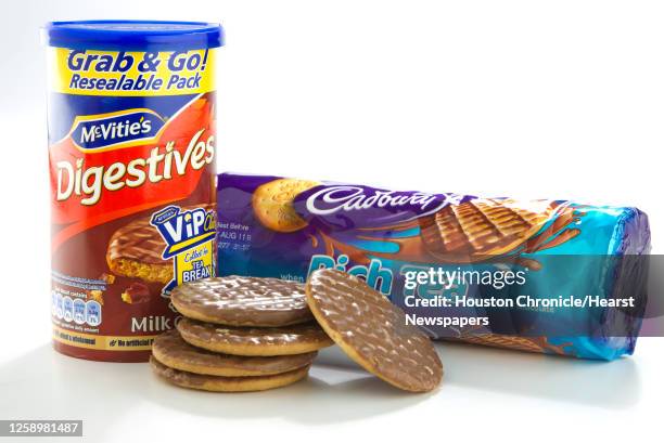 35 Chocolate Digestive Biscuits Stock Photos, High-Res Pictures, and ...