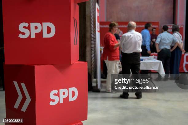 June 2023, Saxony, Chemnitz: Red paper cubes with the SPD logo at the state party conference of the Saxony SPD in Chemnitz. In addition to the...