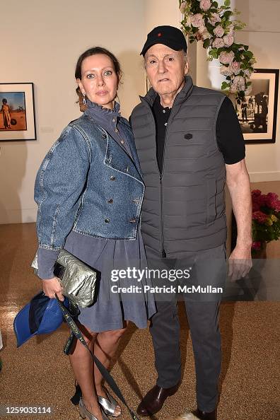 John R Tozzi Svetlana Tozzi and John Tozzi attend News Photo - Getty Images