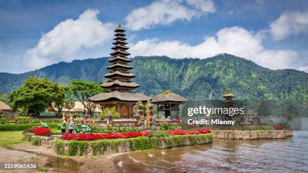 bali pura ulun danu bratan hindu tempel panorama indonesien - bratansee stock-fotos und bilder