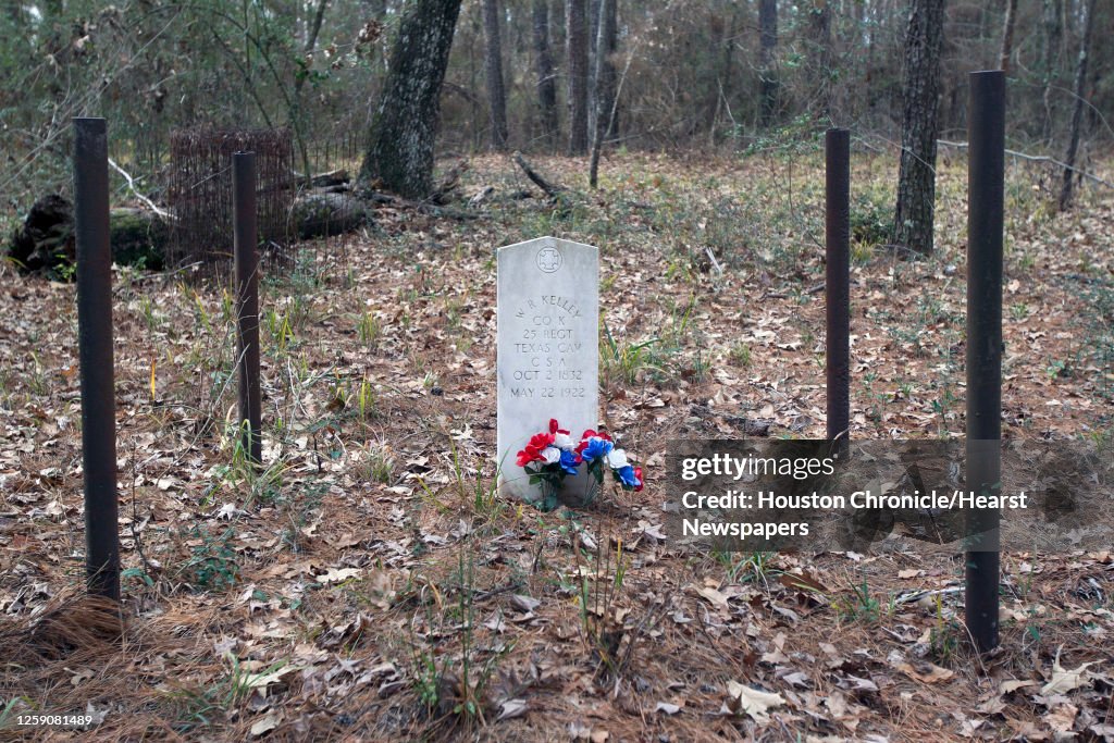 The grave site of William Rolfe Kelley a white former slave overseer ...