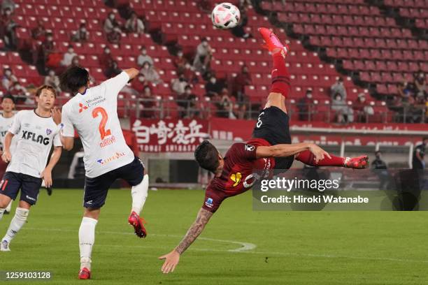 Everaldo of Kashima Antlers in action during the J.League Meiji Yasuda J1 match between Kashima Antlers and FC Tokyo at the Kashima Soccer Stadium on...