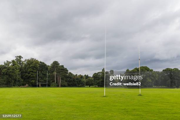 amateur rugby pitch - rugby league wettbewerb stock-fotos und bilder