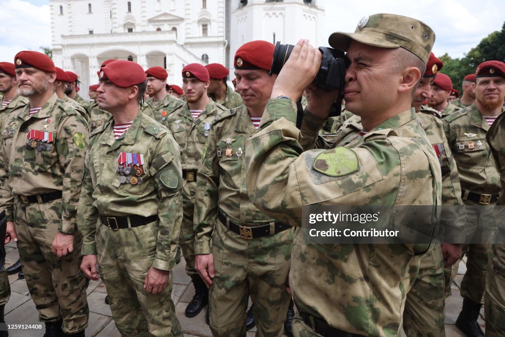 Russia Guard Russian National Guard Service officers attend a meeting with... News ...