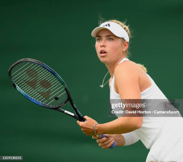 433 Emily Appleton Photos & High Res Pictures - Getty Images