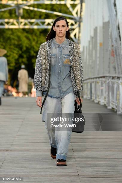 Model on the runway at the Kenzo Spring 2024 Menswear Collection Fashion Show on June 23, 2023 in Paris, France.