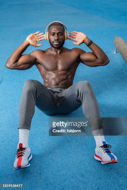 Black Man Six Pack Photos and Premium High Res Pictures - Getty Images