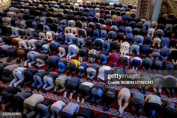 Dutch Muslim Revert 4,385 Dutch Muslims Stock Photos, High-Res Pictures, and Images - Getty ...