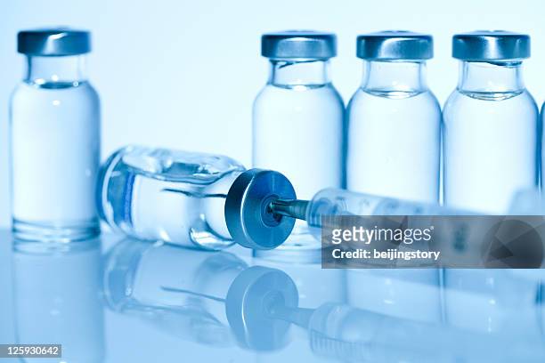 medizinische series--injection - syringe stock-fotos und bilder