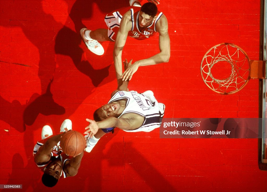 Billy Owens Rebounds Over Rod Sellers