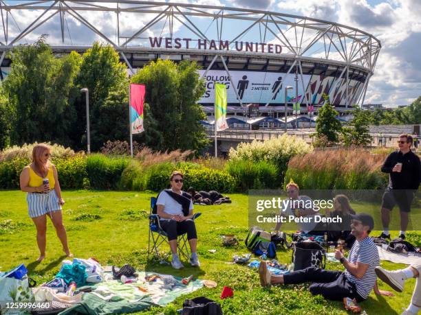 West Ham Unites 0 - 1 Wolverhampton Wanderers. 36 year old Stephen , a West Ham United fan, at a friends birthday picnic outside The London Stadium,...