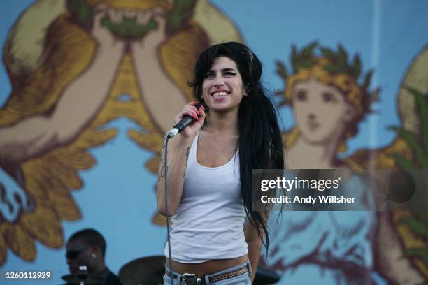 Amy Winehouse performing at the Isle of Wight Festival in 2007