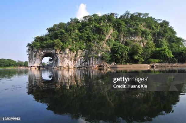 whole elephant trunk hill, guilin, china - river li stock pictures, royalty-free photos & images