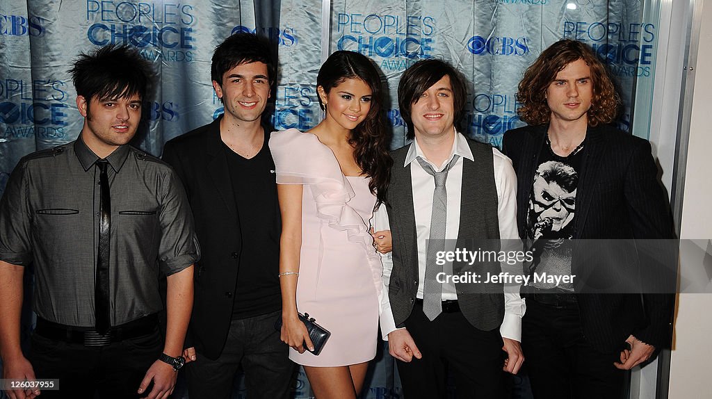2011 People's Choice Awards - Arrivals
