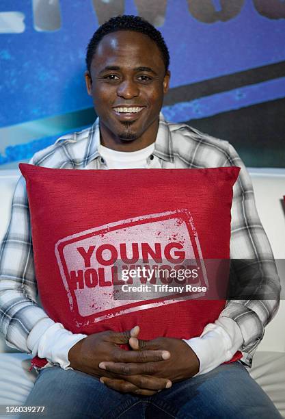 Actor Wayne Brady visits YoungHollywoodstudio.com at the Young Hollywood Studio on January 6, 2011 in Los Angeles, California.