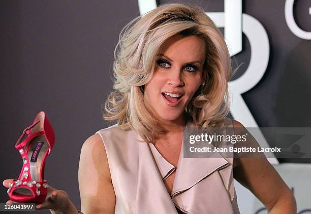 32 Jenny Mccarthy Design Session For Shoedazzle Stock Photos, High-Res ...