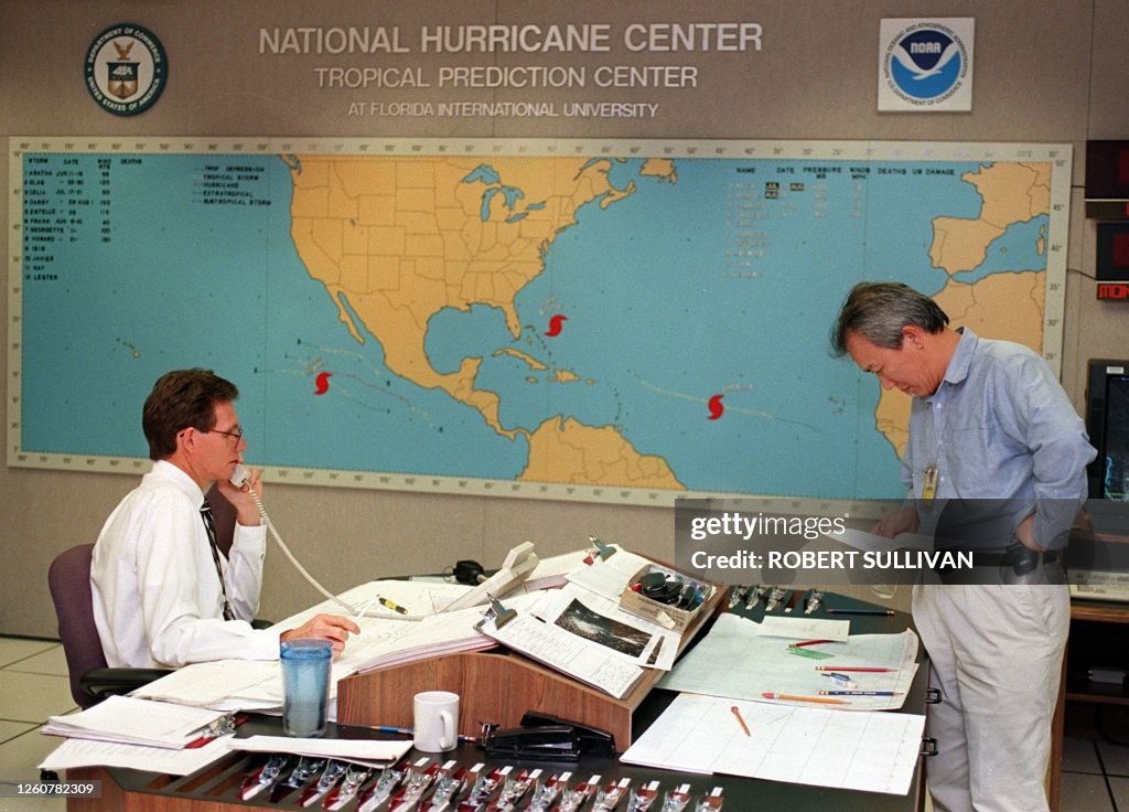 US-HURRICANE-CENTER