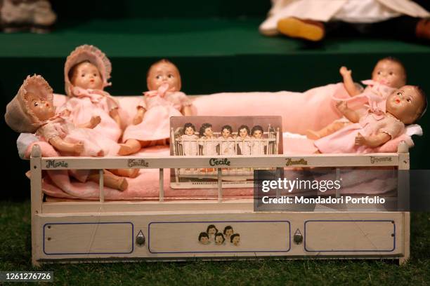 The Dionne Quints Dolls, made by the Alexander Doll Company, inspired by the true story of the 5 monozygotic twins Annette, Cecile, Emile, Marie and...