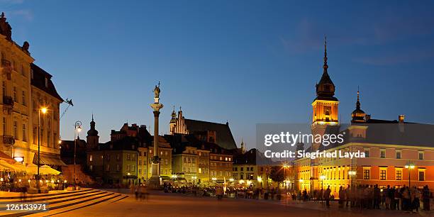 warsaw castle square - royal castle warsaw stock pictures, royalty-free photos & images