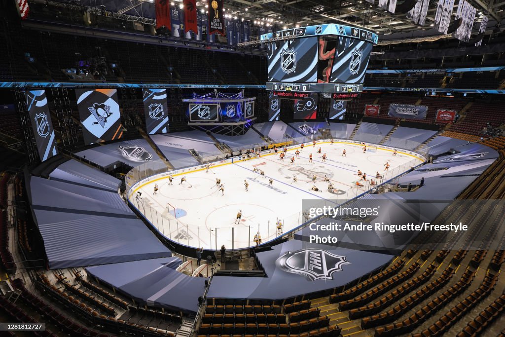 Pittsburgh Penguins v Philadelphia Flyers