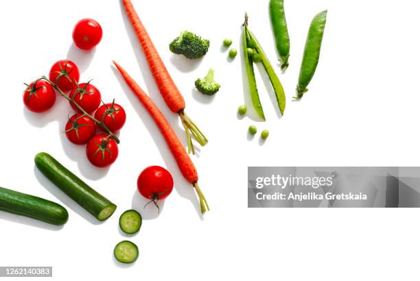 fresh ripe organic vegetables on white background - tomate freisteller stock-fotos und bilder