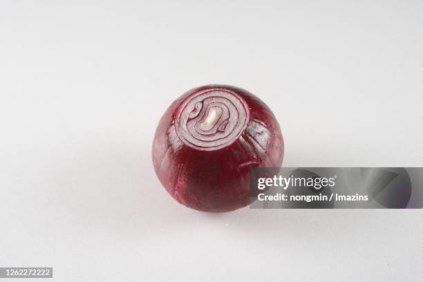 red onion - red onion top view stock pictures, royalty-free photos & images