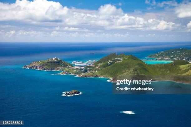 vista aérea de philipsburg, st. maarten, indias occidentales neerlandesas - isla de san martín fotografías e imágenes de stock