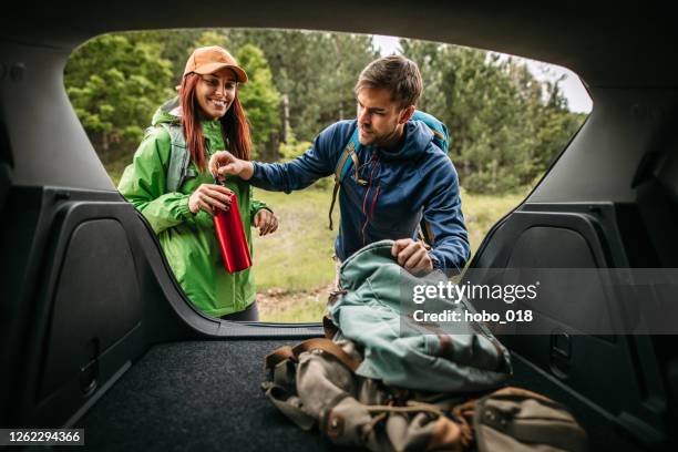 getting ready for camping - car camping luggage imagens e fotografias de stock