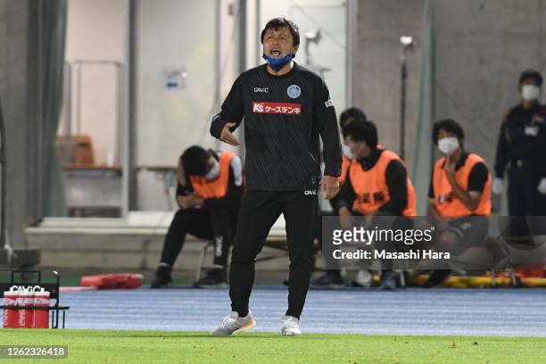 Tadahiro Akiba,coach of Mito HollyHock looks on during the J.League Meiji Yasuda J2 match between Mito HollyHock and Ventforet Kofu at the K's Denki...