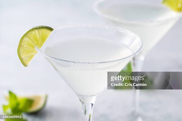 lime daiquiri - daiquiri stock pictures, royalty-free photos & images