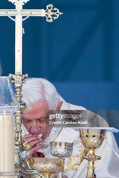 Pope Benedict XVI leads a morning mass at Domplatz square in front of the Erfurter Dom cathedral on September 24, 2011 in Erfurt, Germany. The Pope...