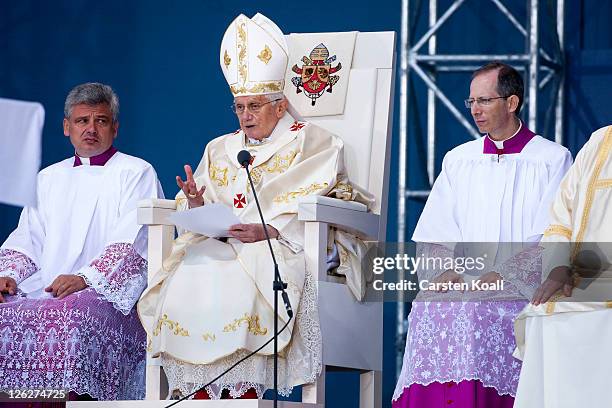 Pope Benedict XVI leads a morning mass at Domplatz square in front of the Erfurter Dom cathedral on September 24, 2011 in Erfurt, Germany. The Pope...