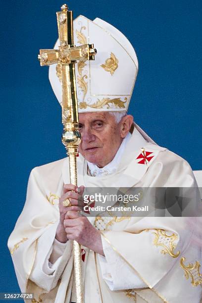 Pope Benedict XVI leads a morning mass at Domplatz square in front of the Erfurter Dom cathedral on September 24, 2011 in Erfurt, Germany. The Pope...