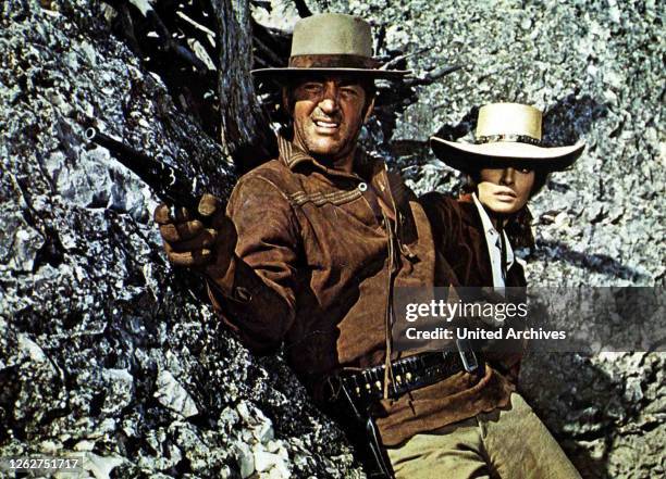 Kino. Bandolero, Bandolero, Bandolero, Bandolero, Dean Martin, Raquel Welch Unterwegs verliebt sich Dee in die attraktive Witwe Maria ., 1968.