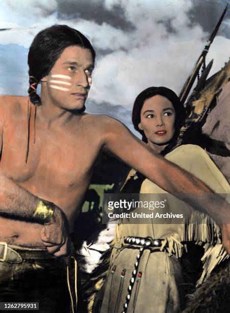 Kino. Der weiße Sohn der Sioux, USA Regie: George Marshall, CHARLTON HESTON, JOAN TAYLOR, Stichwort: Indianer, Squaw.