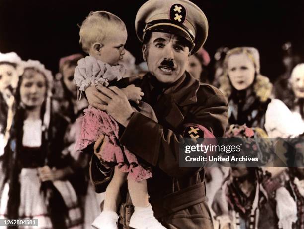 Kino. Der große Diktator, USA, 1940 s/w, Regie: Charles Chaplin, CHARLES CHAPLIN, Stichwort: Uniform, Schnauzbart.