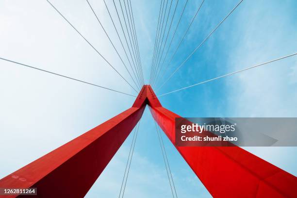 close-up of bridge structure - suspension bridge 個照片及圖片檔