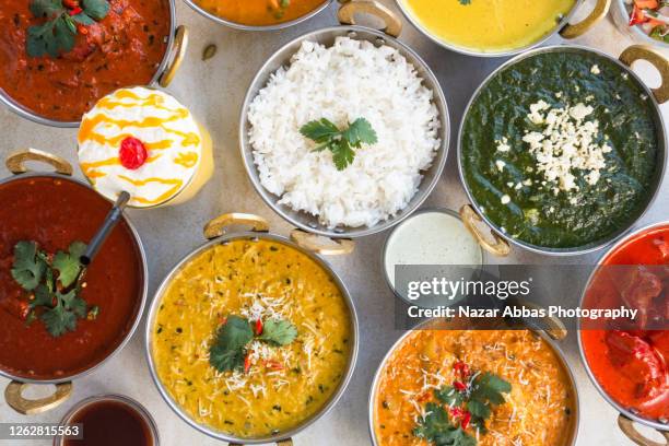 indian food background. - indiase gerechten stockfoto's en -beelden
