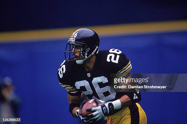 Pittsburgh Steelers Rod Woodson in action, returning kickoff vs New Orleans Saints at Three Rivers Stadium. Pittsburgh, PA CREDIT: Damian Strohmeyer