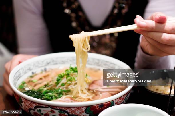 ramen noodles - ramen noodles stock pictures, royalty-free photos & images